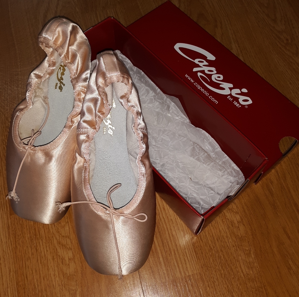 New!! Capezio ARIA Pointe Shoe